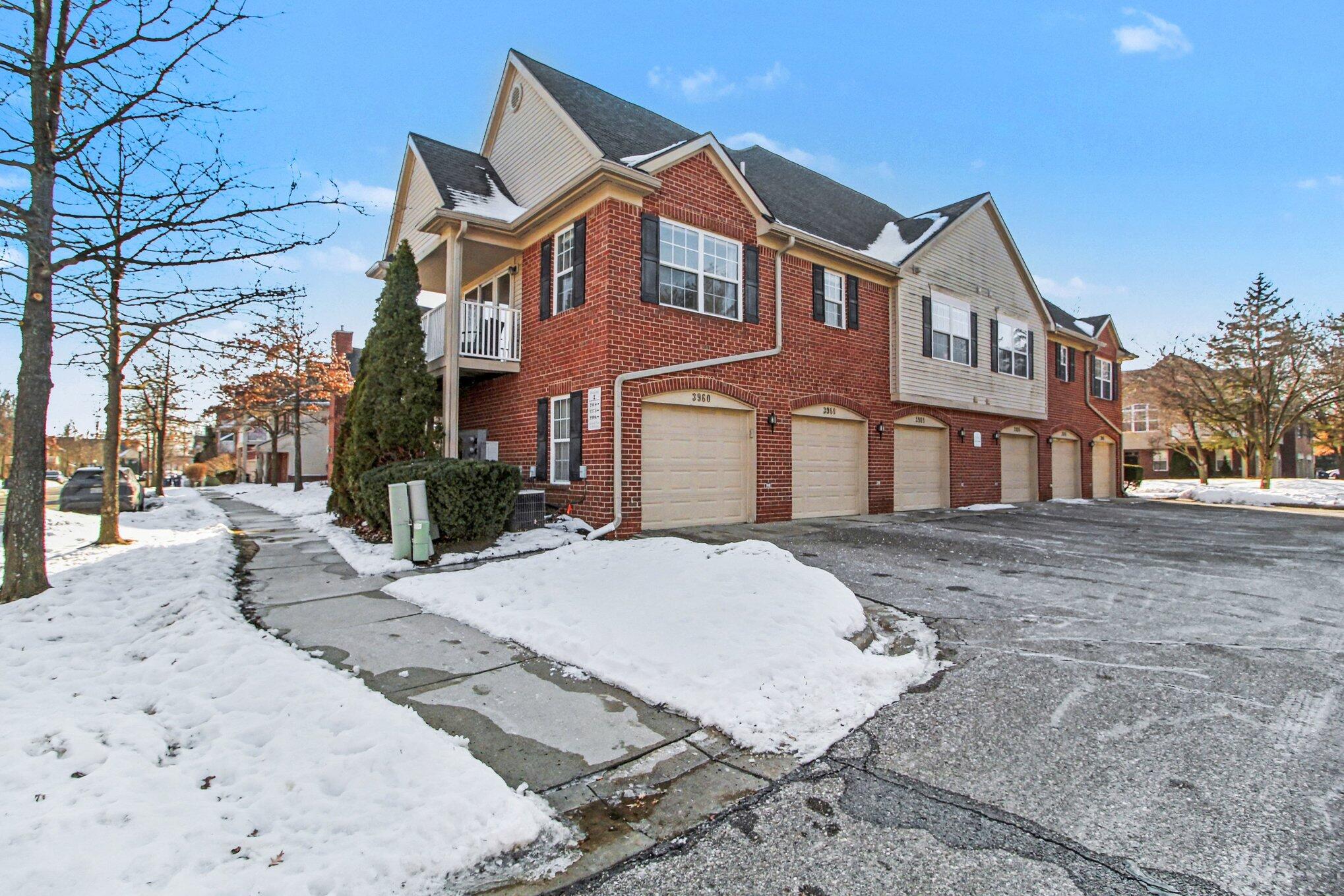 3960 Berkeley Avenue Canton, MI 48188 - Photo 3 of 17 003_file_9373