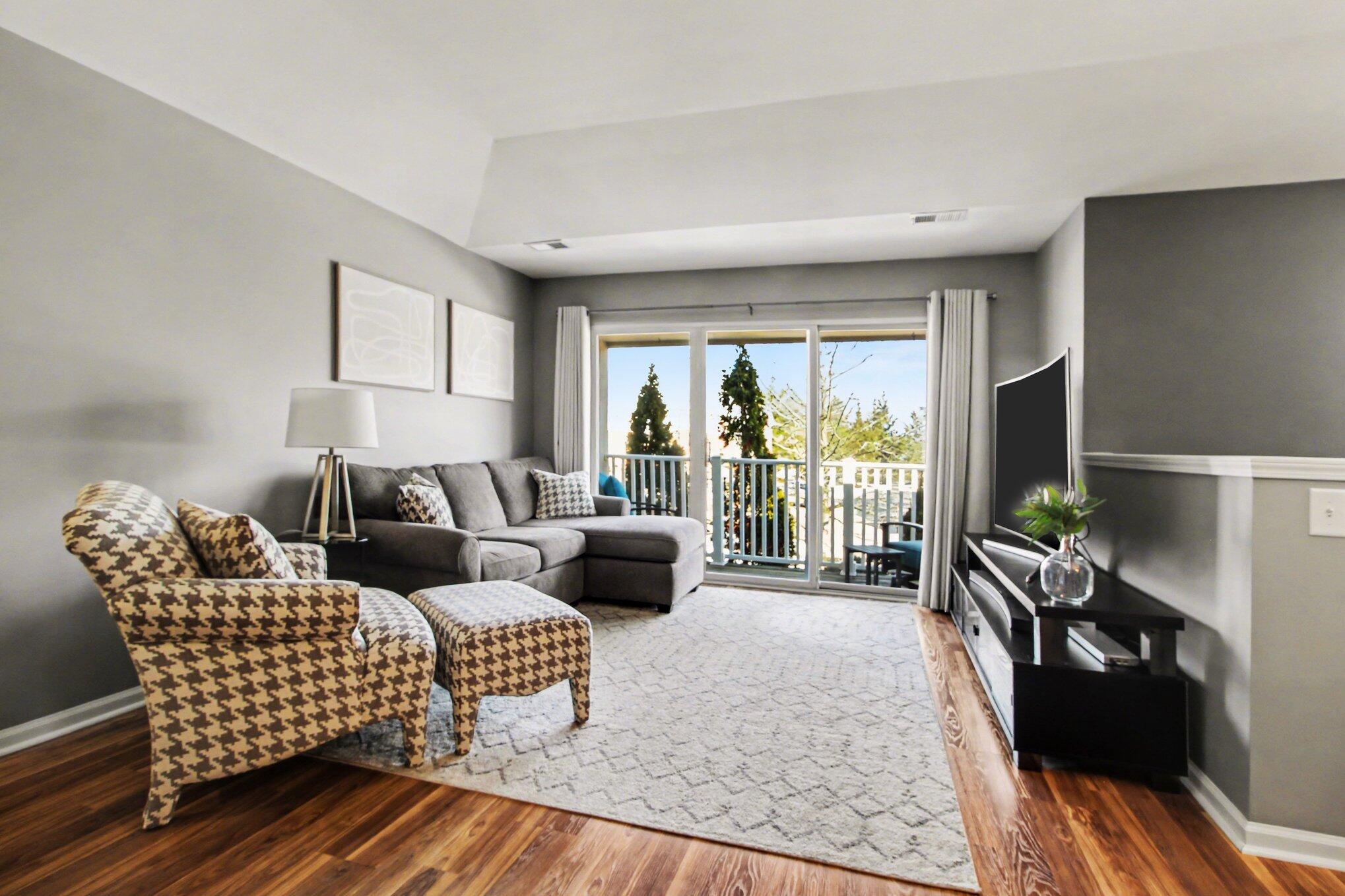 3960 Berkeley Avenue Canton, MI 48188 - Photo 4 of 17 004_file_7985