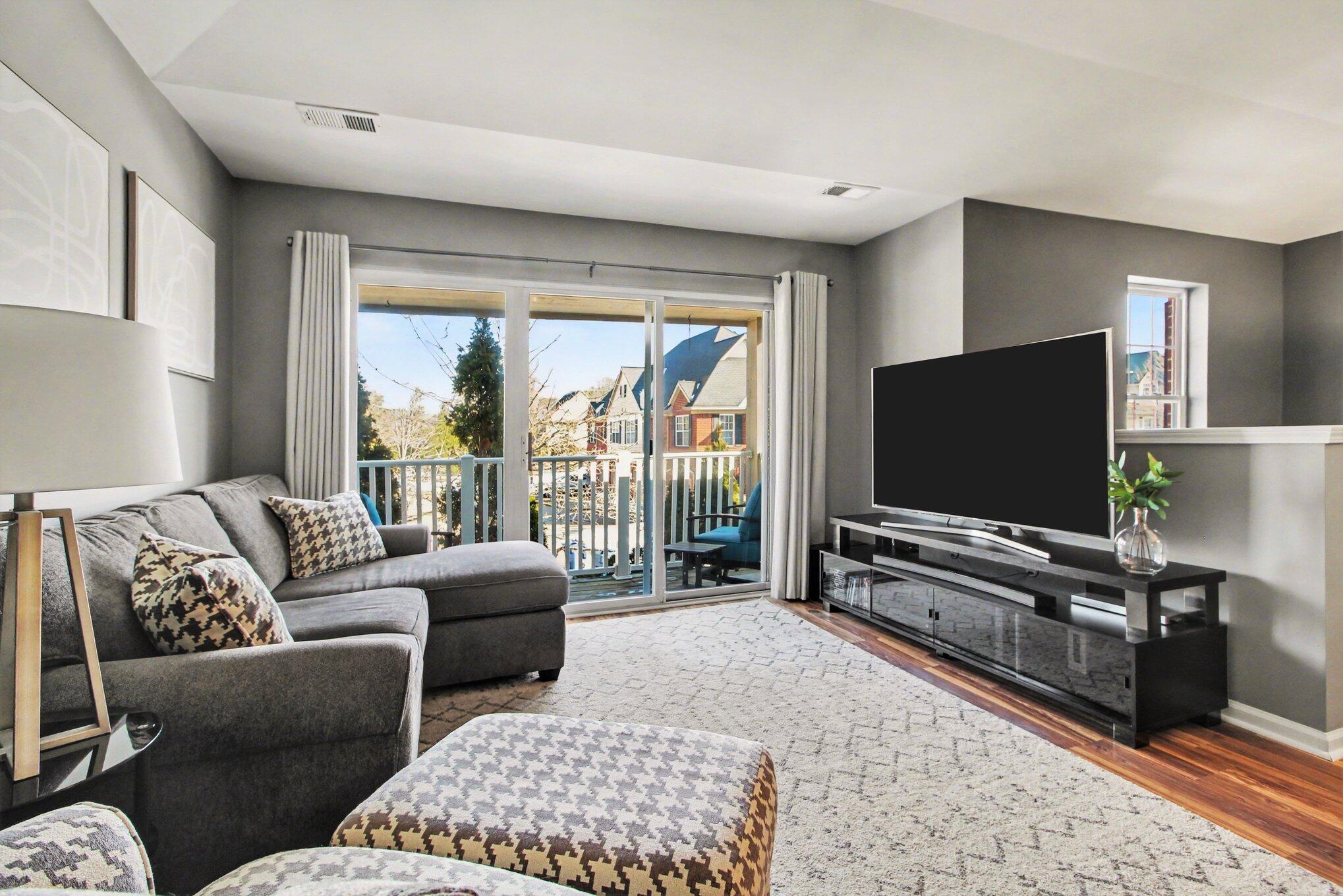 3960 Berkeley Avenue Canton, MI 48188 - Photo 6 of 17 006_file_4478