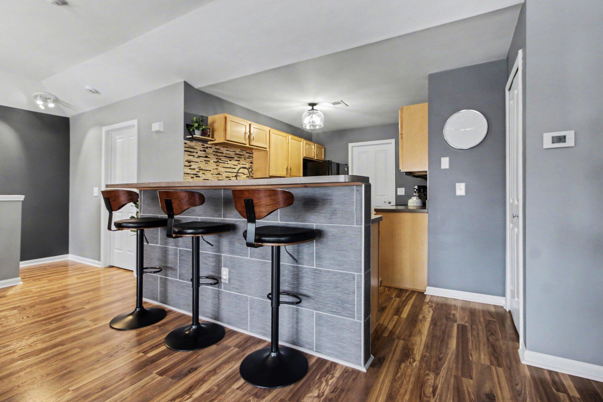 3960 Berkeley Avenue Canton, MI 48188 - Photo 8 of 17 008_file_8583