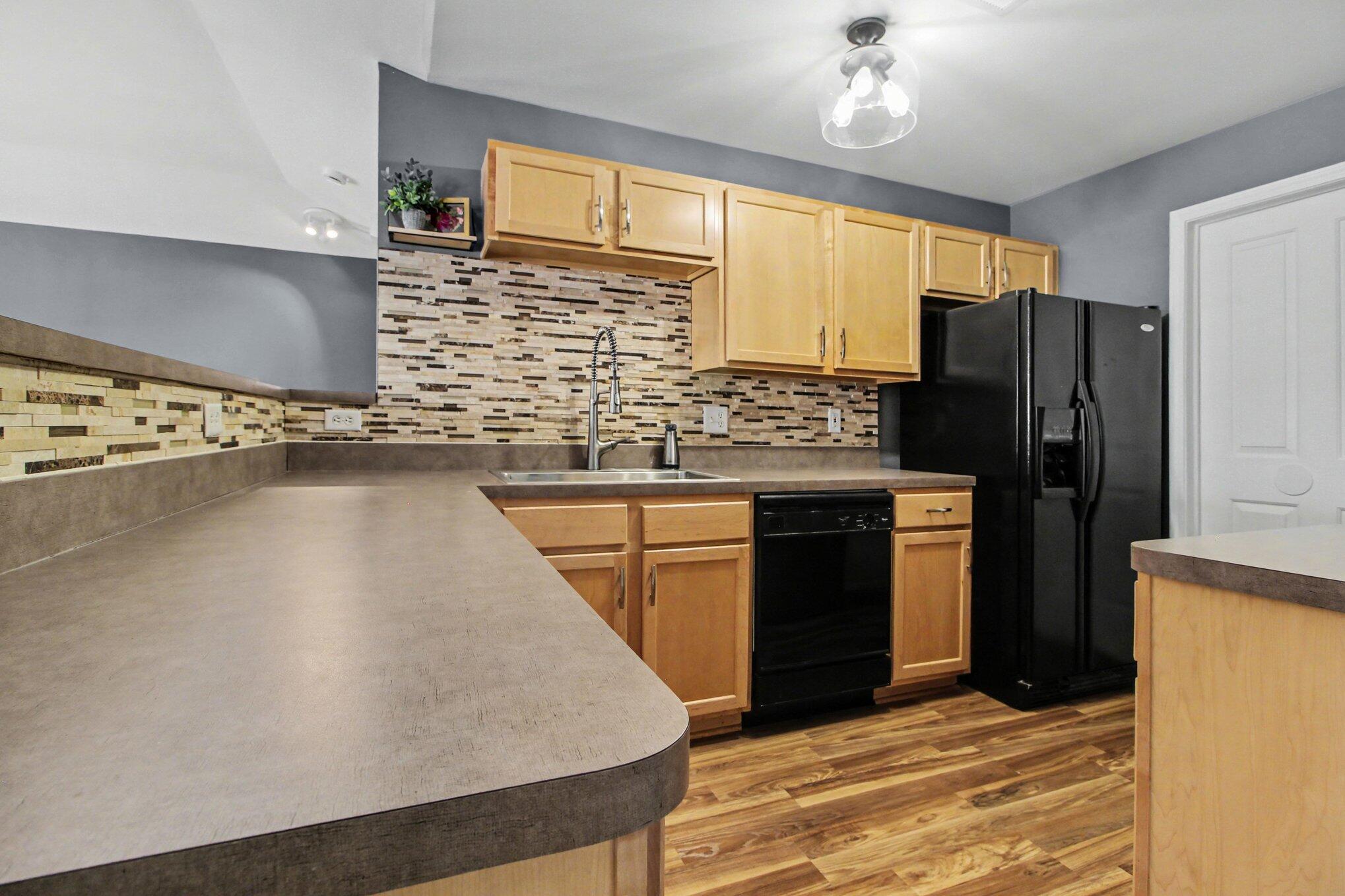 3960 Berkeley Avenue Canton, MI 48188 - Photo 9 of 17 009_file_4452