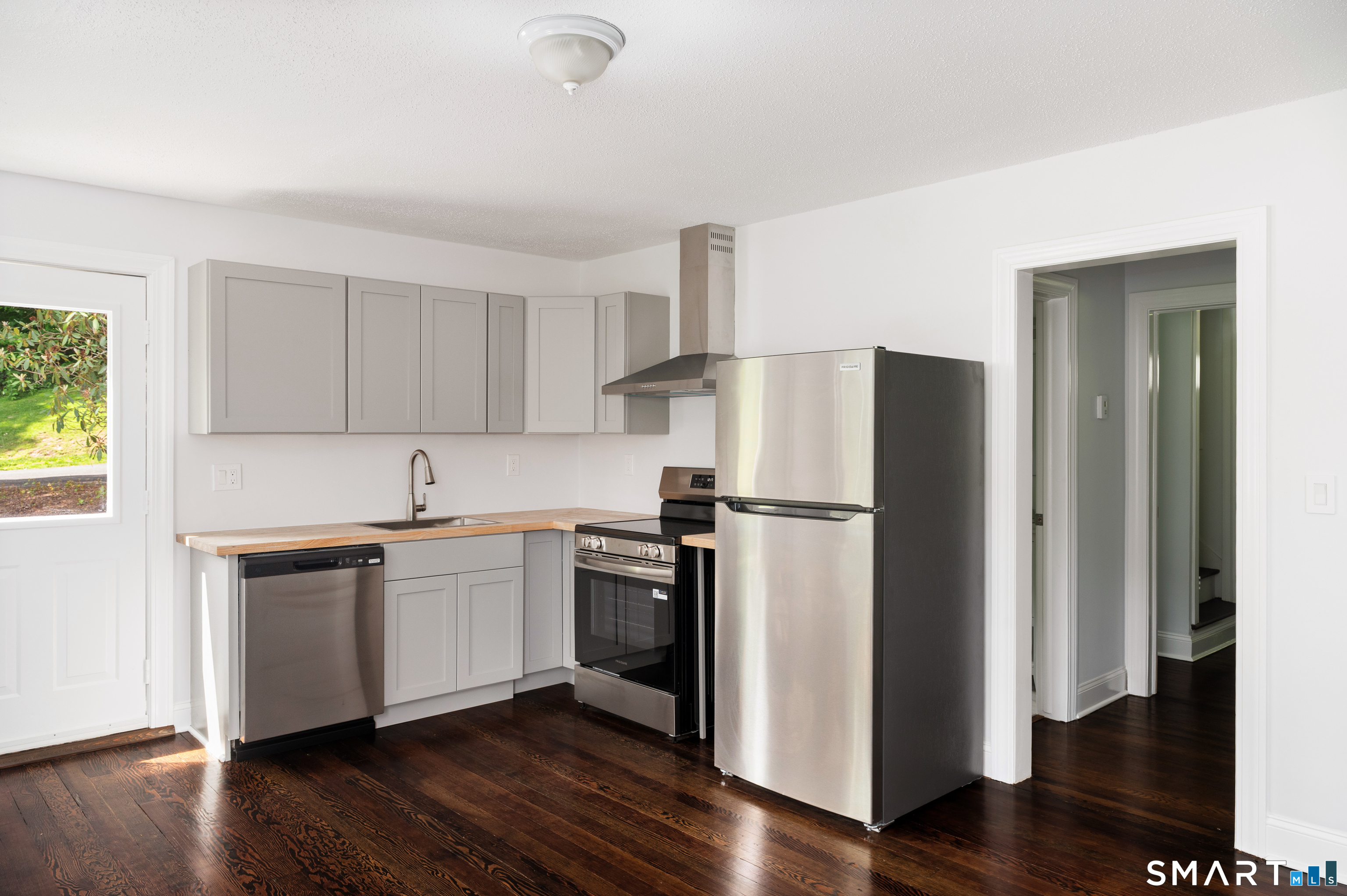 351 Erskine Road Stamford, CT 06903 - Photo 36 of 38