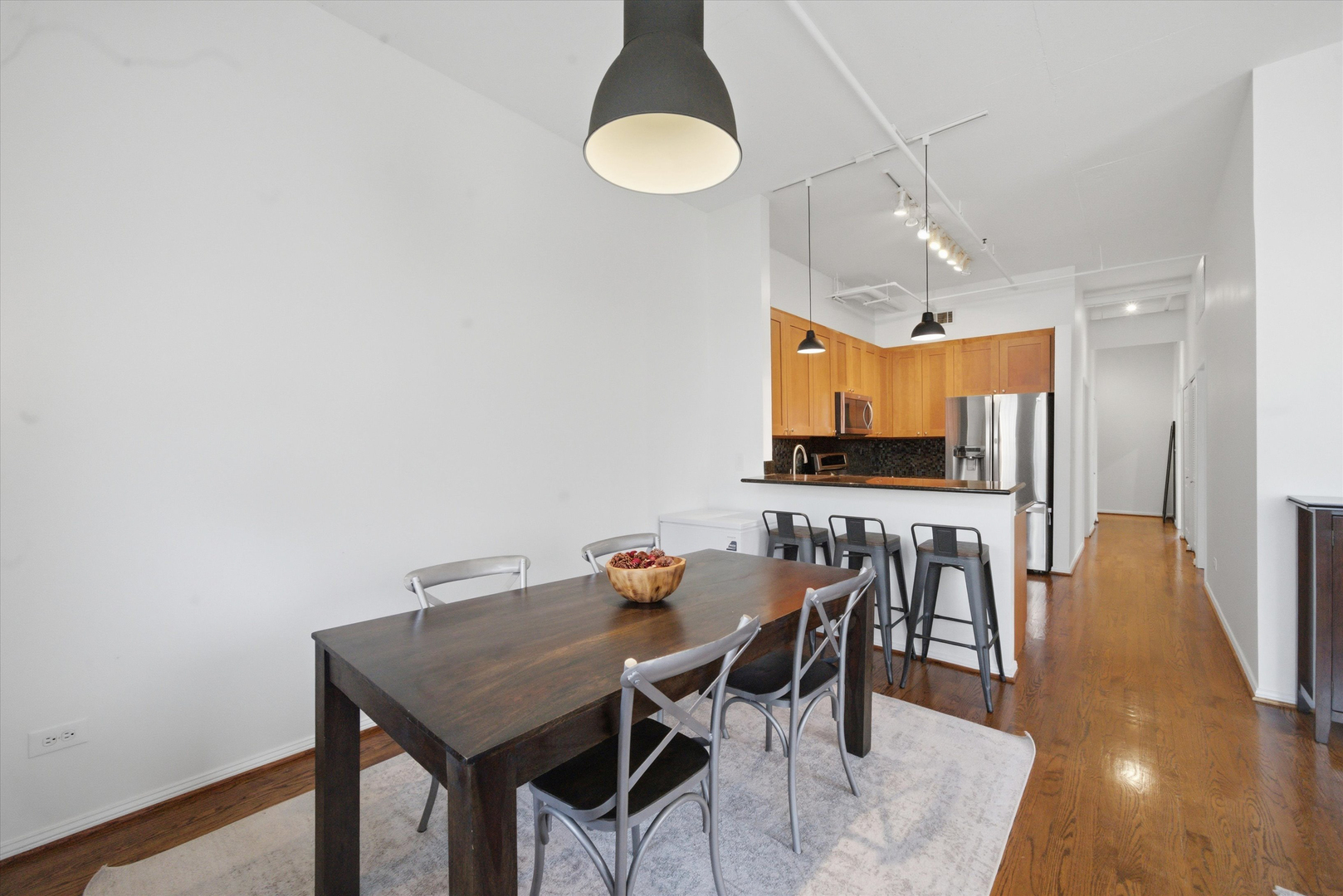 950 West Monroe Street, Unit 401 Chicago, IL 60607 - Photo 2 of 27 Gallery Image 2