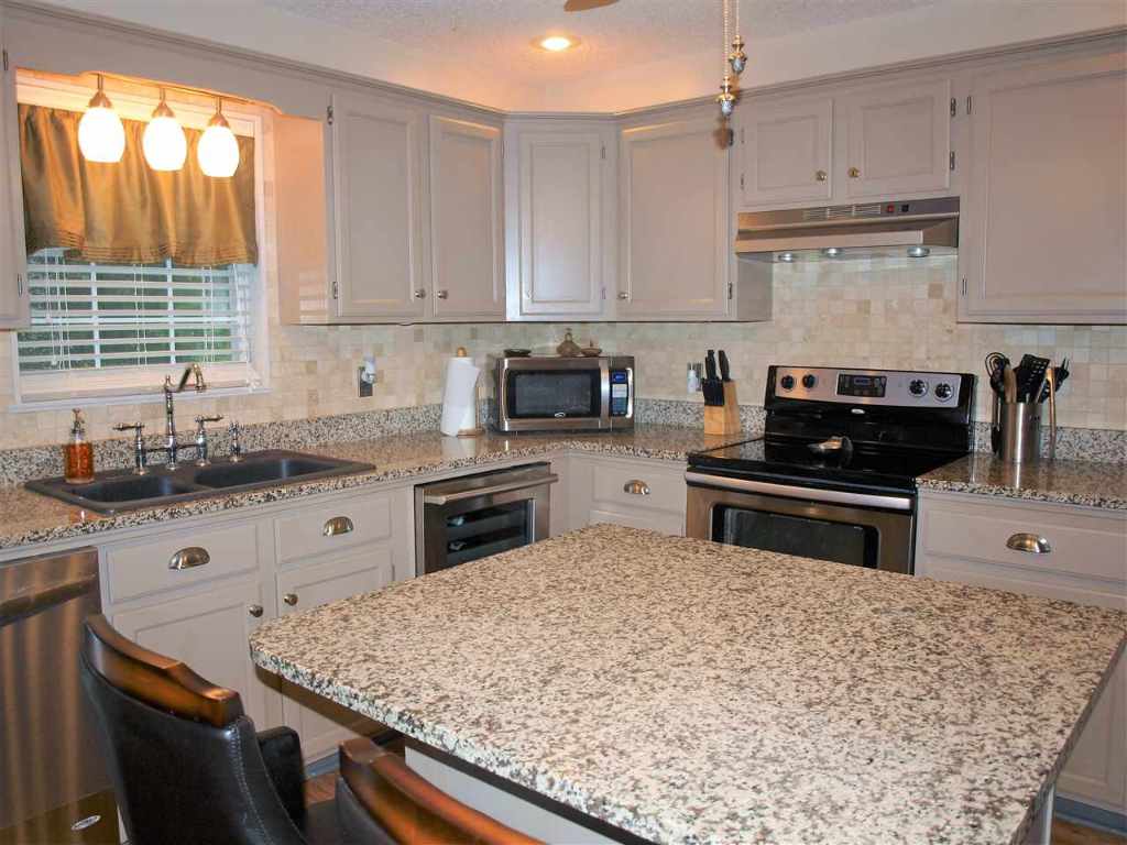 1009 Willow Run Anderson, SC 29621 - Photo 3 of 18 Gallery Image 3
