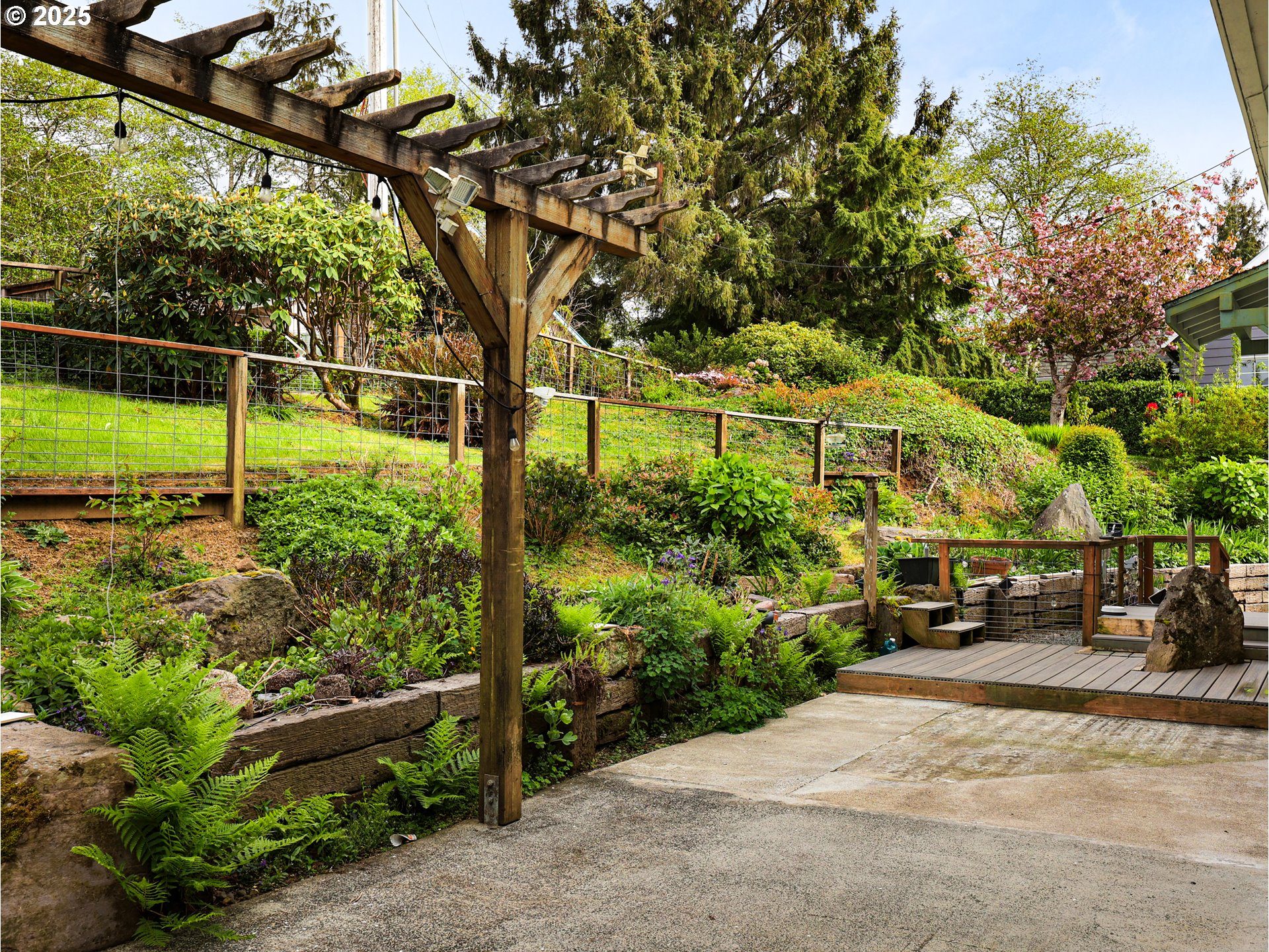 343 Hemlock Street Seaside, OR 97138 - Photo 17 of 17 a view of a park