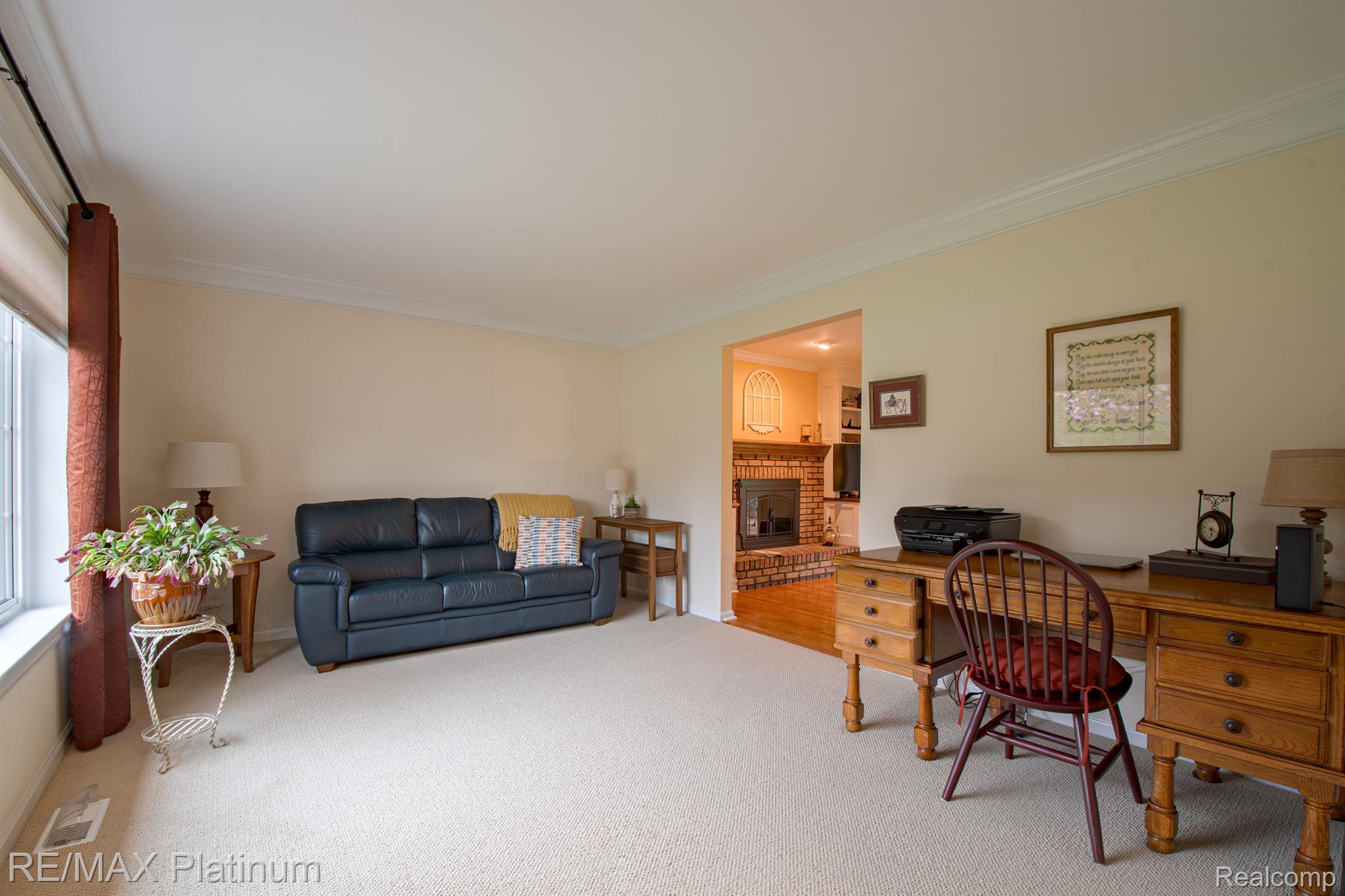 11585 Tipsico Lake Road Fenton, MI 48430 - Photo 5 of 32 Living Room