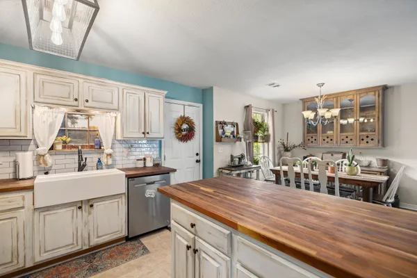 $334,900 | 204 Warrior Street, Crestview, FL 32536