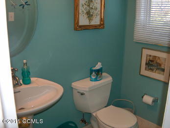 423 Austin Road Beaufort, NC 28516 - Photo 13 of 18 half bath