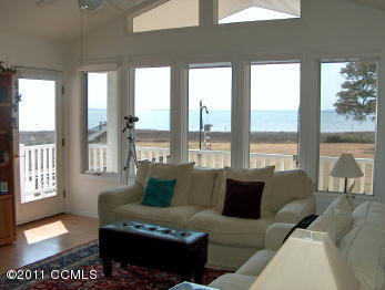423 Austin Road Beaufort, NC 28516 - Photo 3 of 18 Living Room
