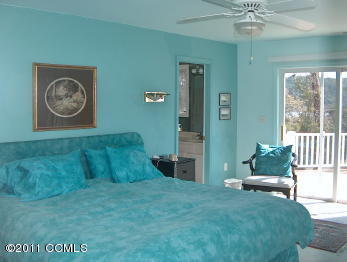 423 Austin Road Beaufort, NC 28516 - Photo 9 of 18 Principal Bedroom