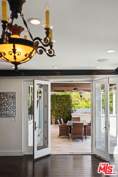 12608 Promontory Road Los Angeles, CA 90049 - Photo 22 of 68