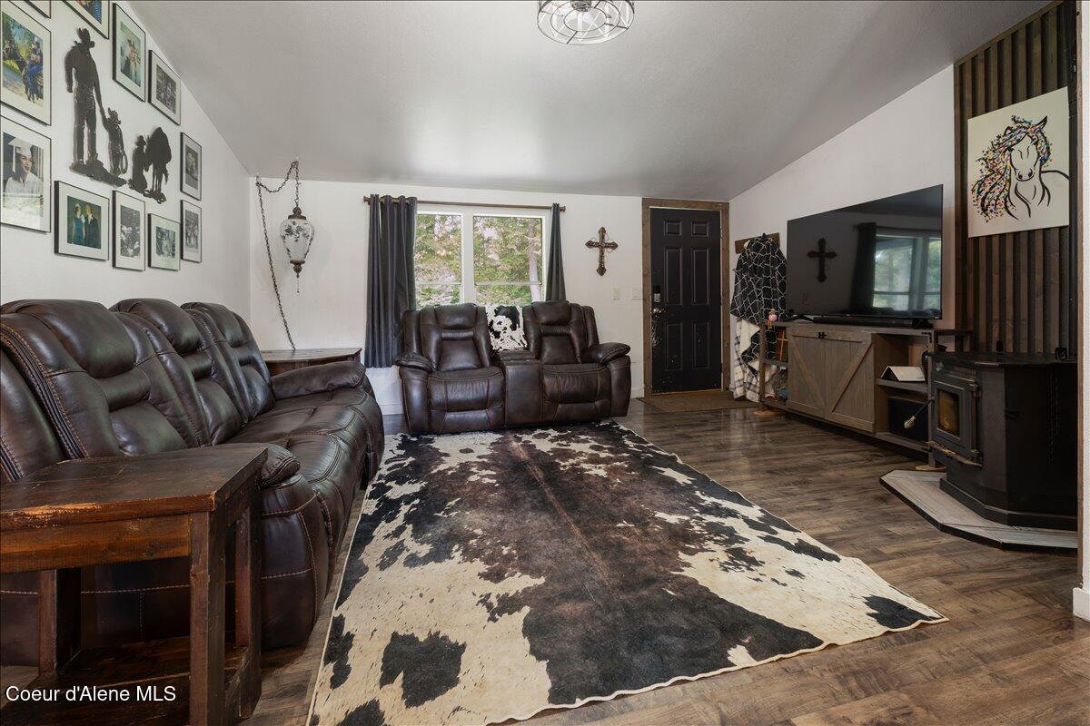 30758 North Caravelle Road Athol, ID 83801 - Photo 5 of 32 Living Room