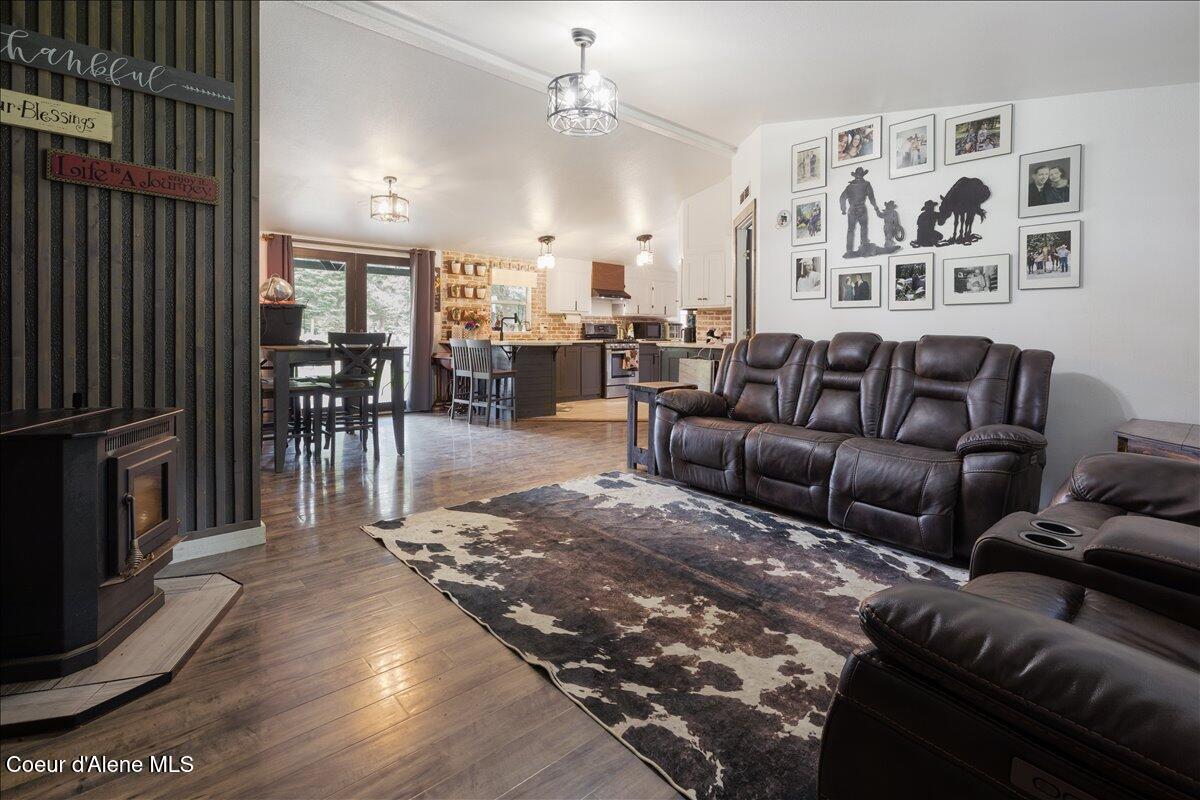30758 North Caravelle Road Athol, ID 83801 - Photo 6 of 32 Living Room