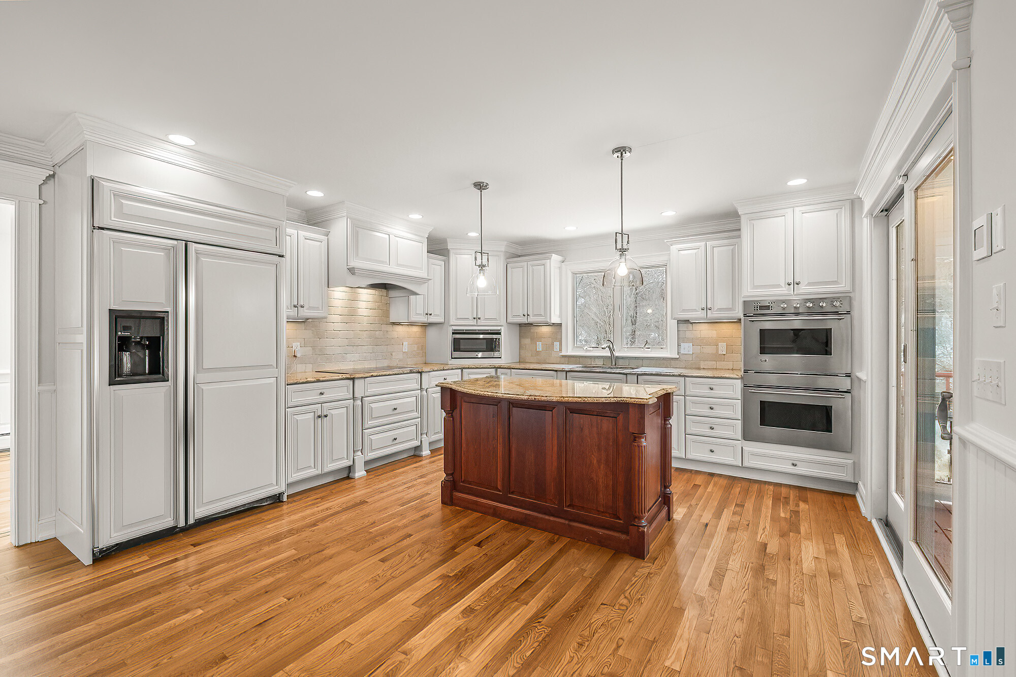 96 Hobby Drive Ridgefield, CT 06877 - Photo 7 of 39