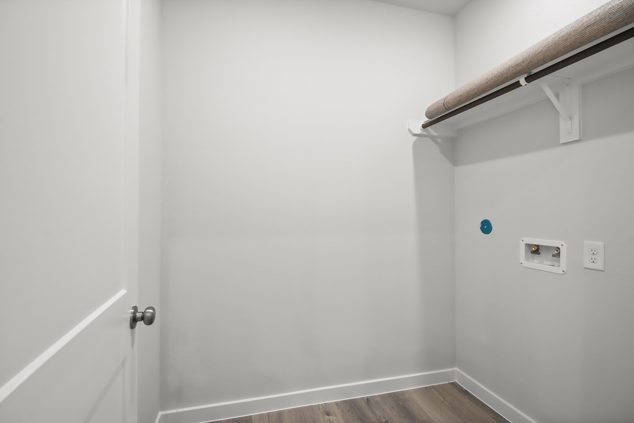 225 Spring Drive Hockley, TX 77447 - Photo 9 of 24 a view of a small space