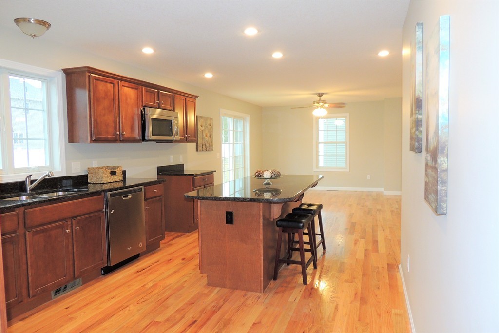 22 Silvia Street Springfield, MA 01104 - Photo 12 of 27 Gallery Image 12