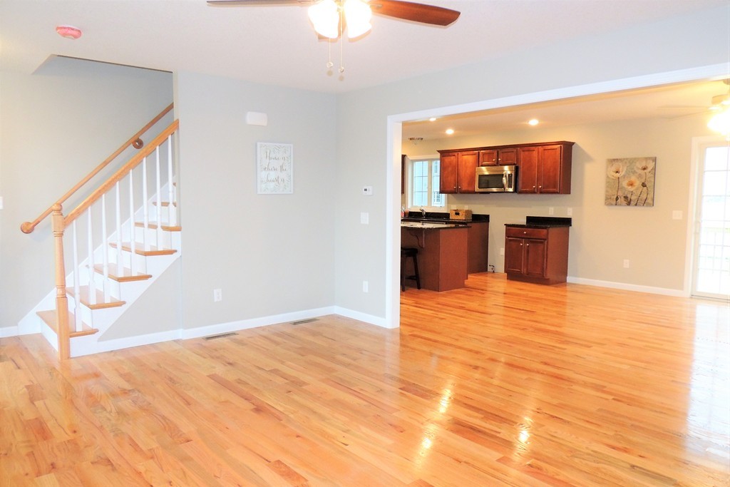 22 Silvia Street Springfield, MA 01104 - Photo 8 of 27 Gallery Image 8