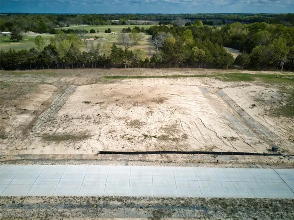 a view of a yard