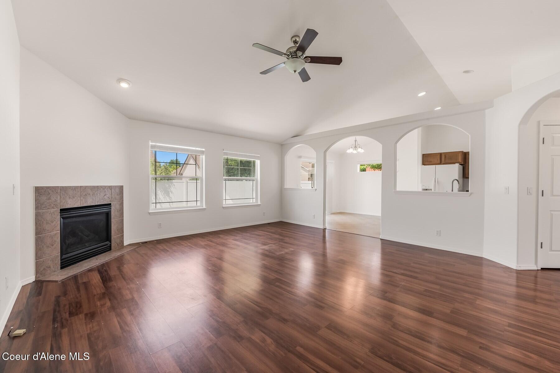 2633 Partridge Loop Post Falls, ID 83854 - Photo 5 of 22 Bright Living Room