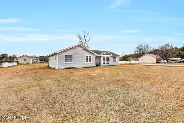 $1,800 | 1714 Old Folkstone Road, Sneads Ferry, NC 28460