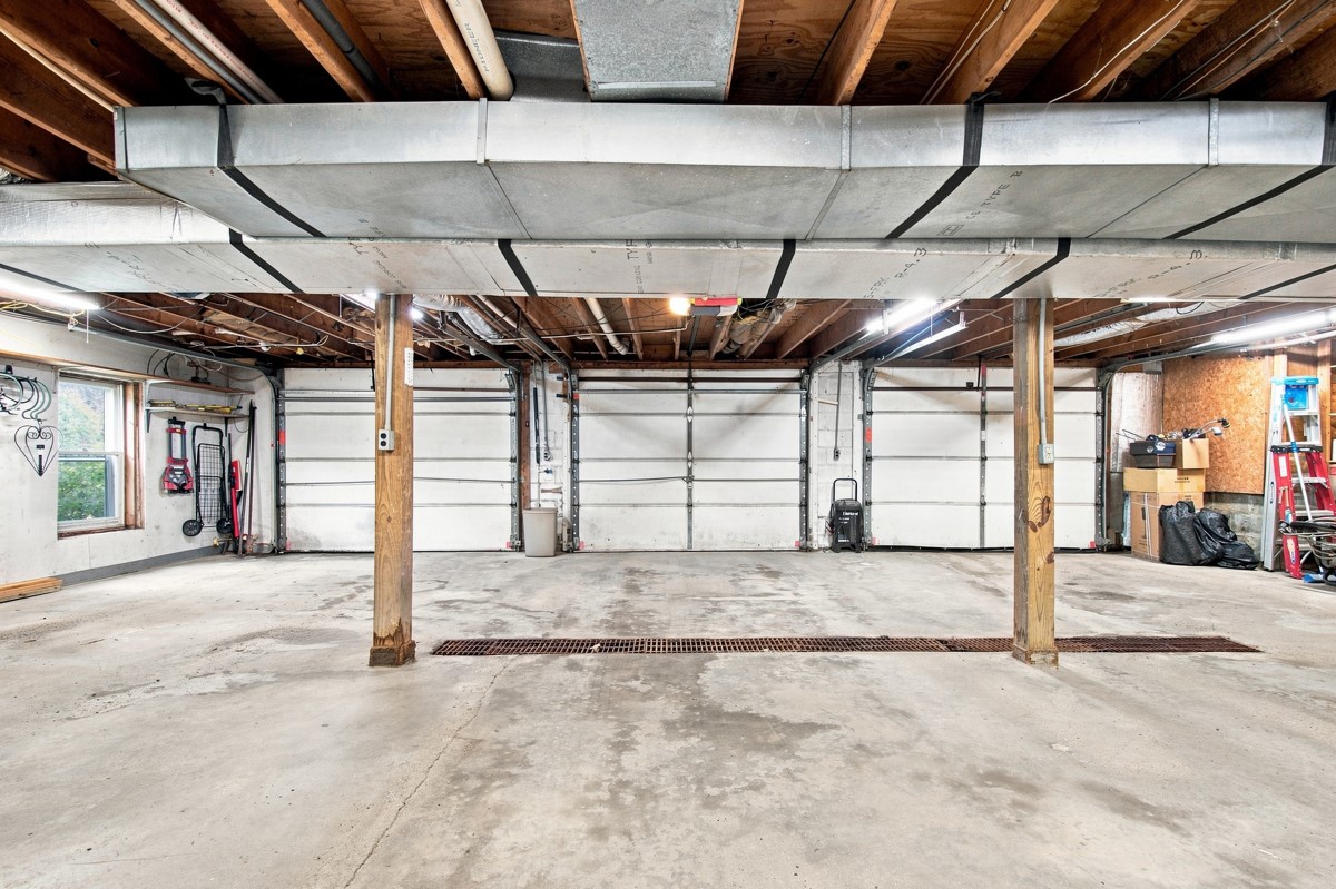 16737 Round Top Road Meadville, PA 16335 - Photo 27 of 44 Attached Garage