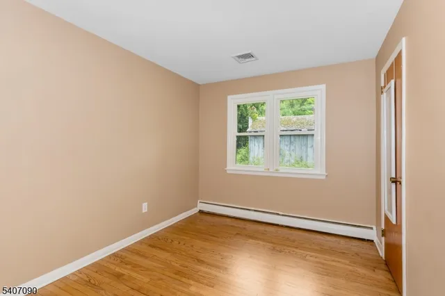 $4,000 | 3 Mulberry Terrace, Kinnelon, NJ 07405