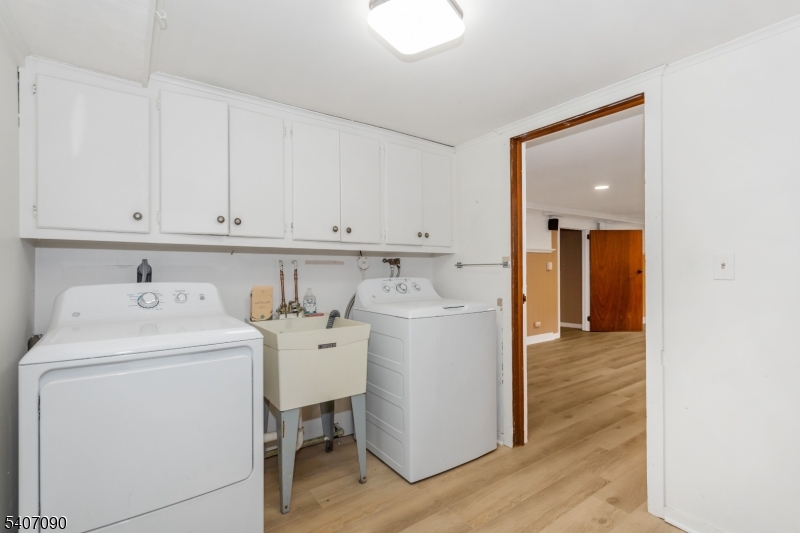3 Mulberry Terrace Kinnelon, NJ 07405 - Photo 28 of 38 a utility room with dryer and washer