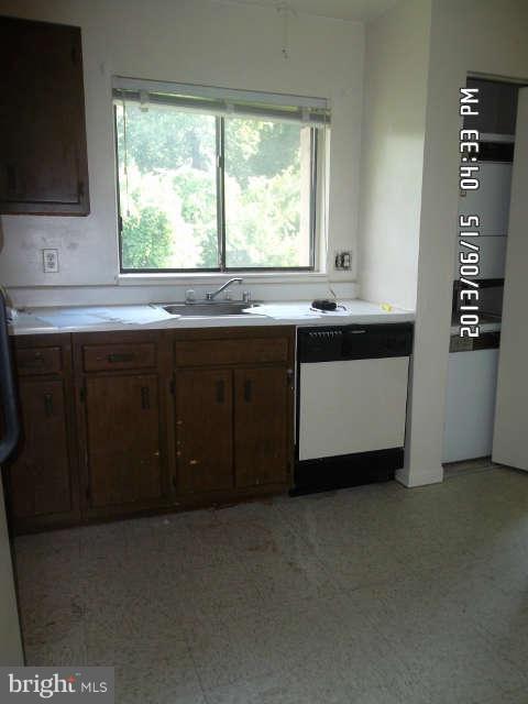 15706 Dorset Road, Unit 163 Laurel, MD 20707 - Photo 2 of 7 Kitchen