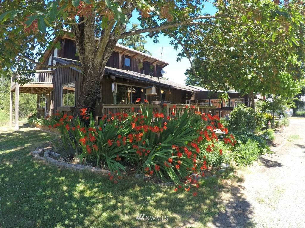 317 Sutter Road Port Angeles, WA 98362 - Photo 1 of 20