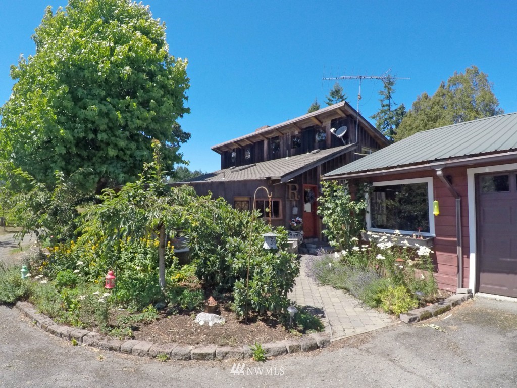 317 Sutter Road Port Angeles, WA 98362 - Photo 3 of 20