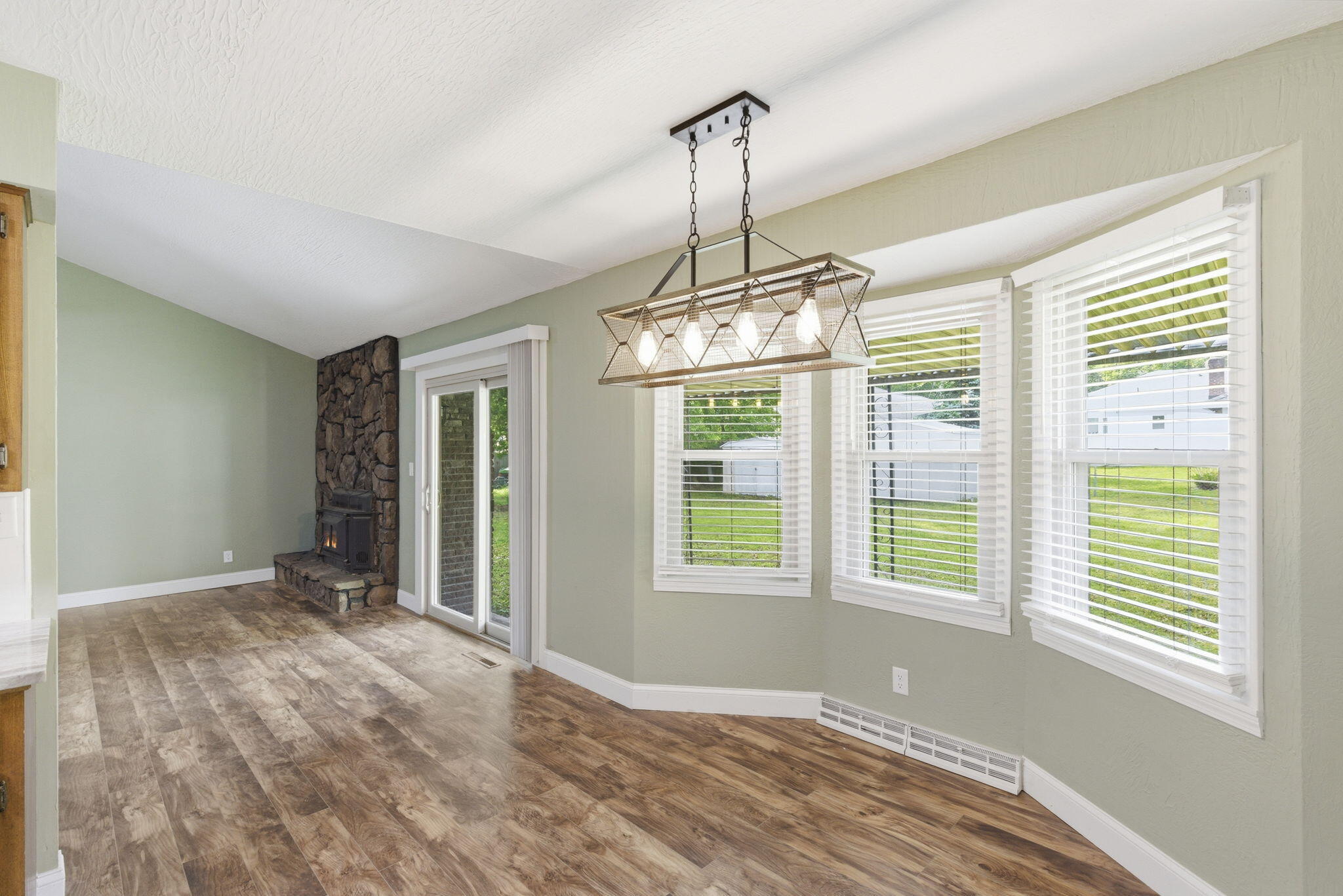 504 West Bell Street Springfield, MO 65803 - Photo 5 of 25 6-web-or-mls-DSC08474