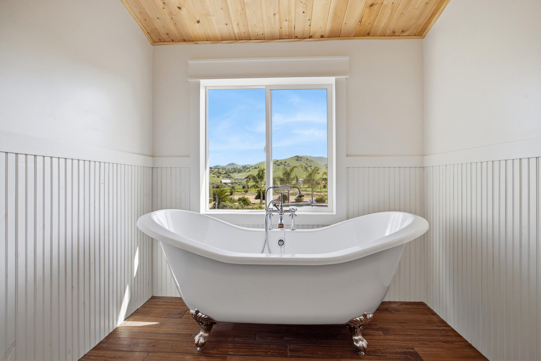 31393 Dahlem Drive Exeter, CA 93221 - Photo 41 of 79 41 - Bathroom suite (4)