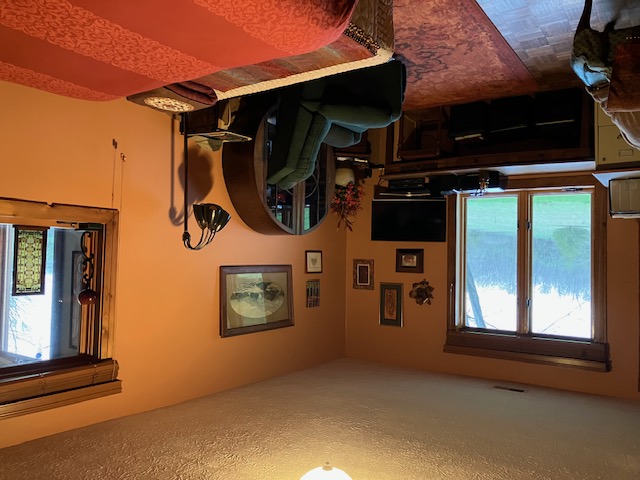 2066 Tolbert Road Hamilton, OH 45011 - Photo 21 of 63 This inviting space offers warmth and comfort, ideal for quiet relaxation and peaceful moments.