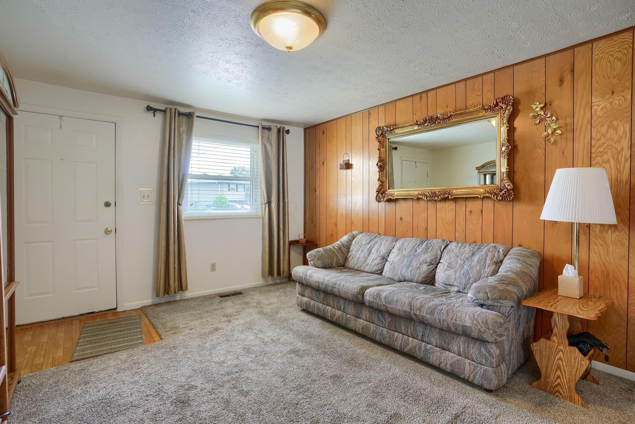 3737 Abney Road Columbus, OH 43207 - Photo 5 of 33 Living room faces east and gets the morning sun