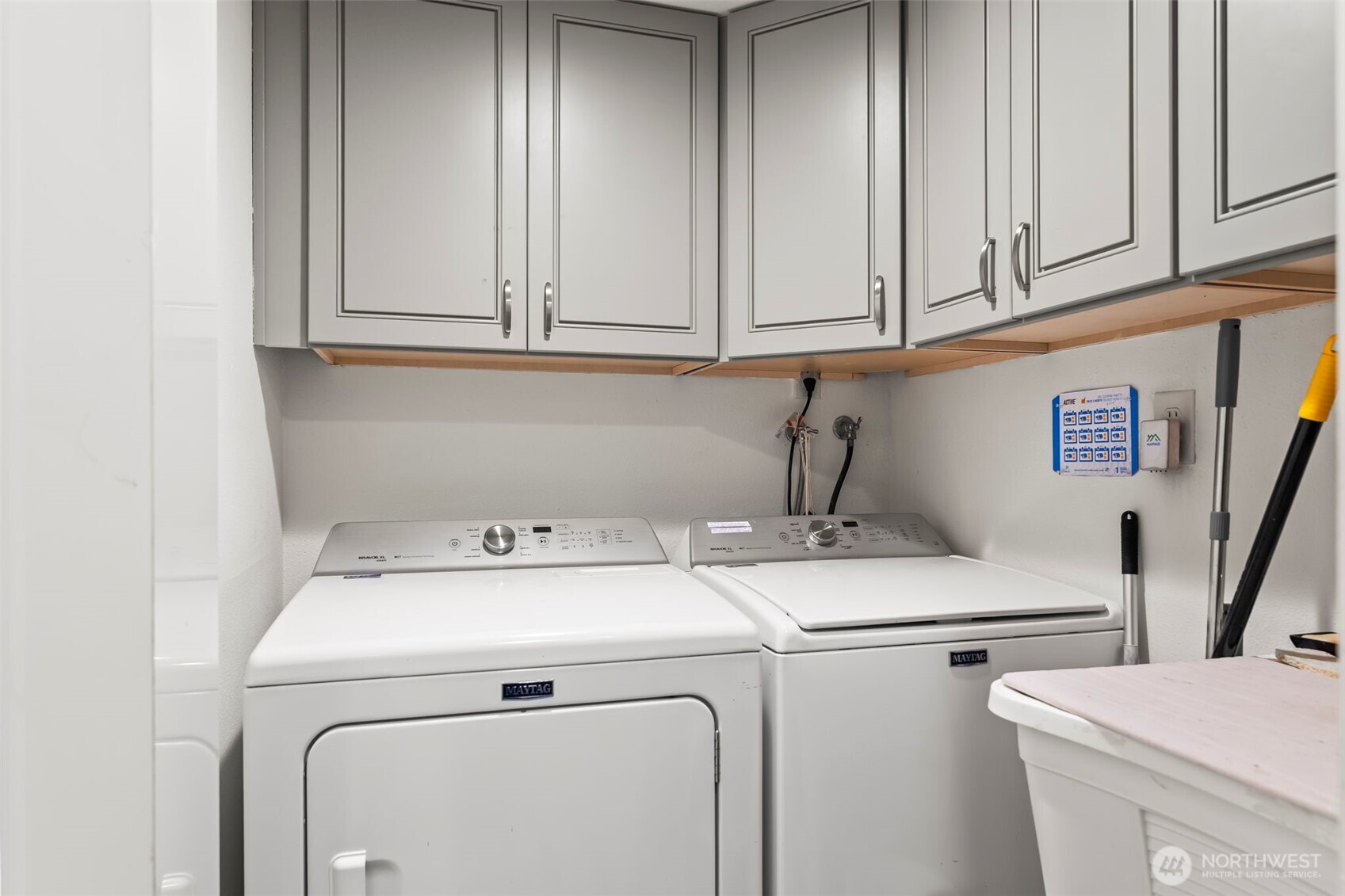 1 North Stadium Way, Unit 2 Tacoma, WA 98403 - Photo 33 of 40 a utility room with dryer and washer