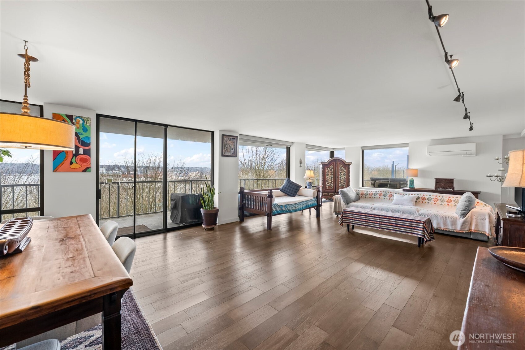 1 North Stadium Way, Unit 2 Tacoma, WA 98403 - Photo 6 of 40 a living room with furniture and a flat screen tv