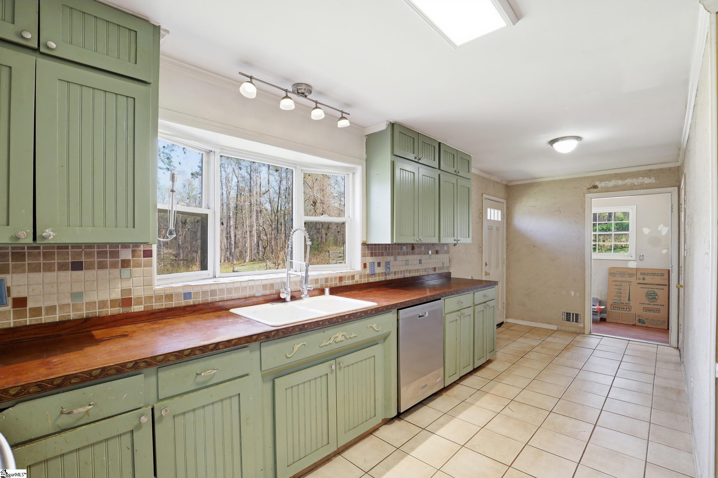 228 South 789 Cowpens, SC 29330 - Photo 9 of 49