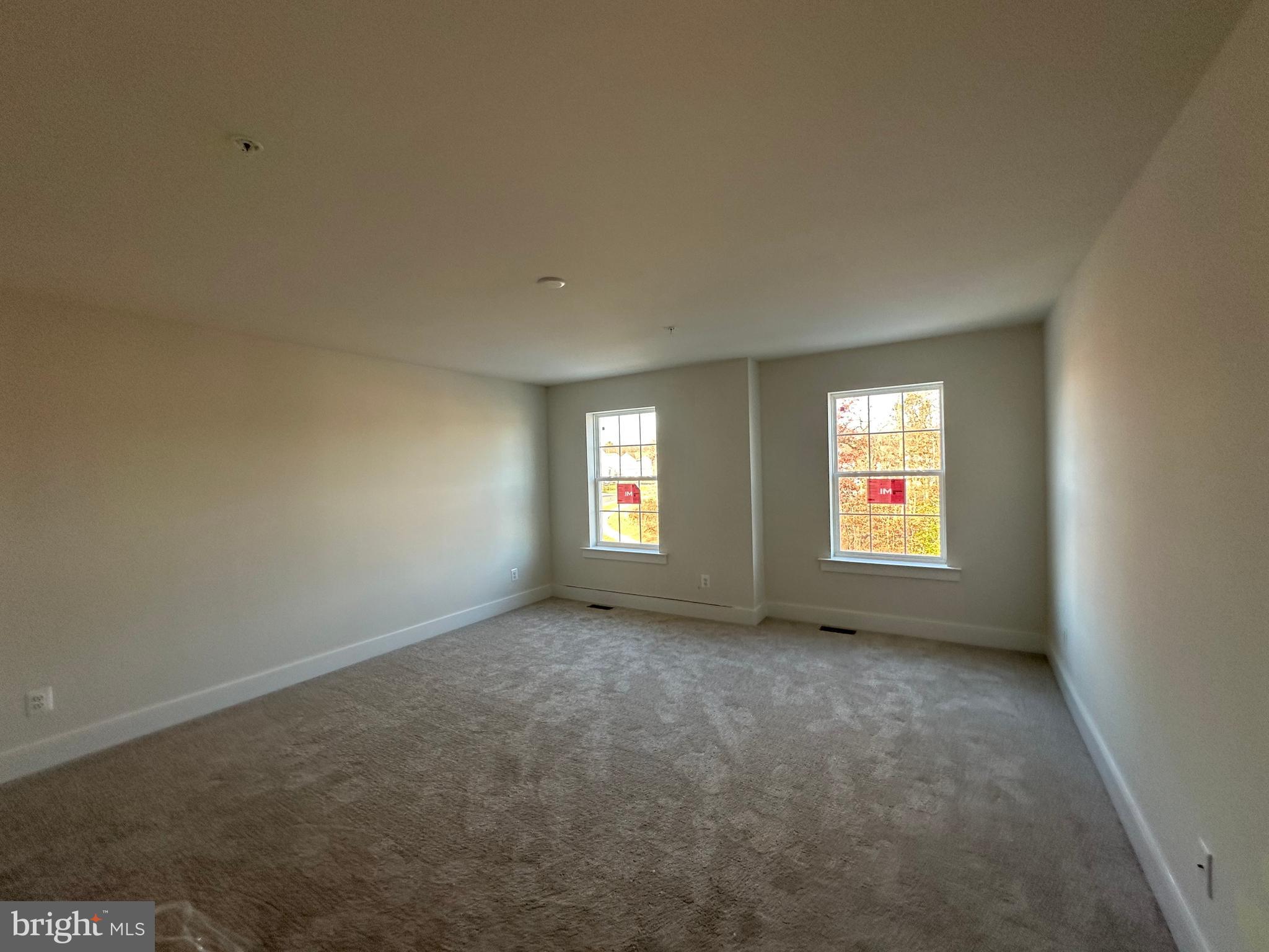 King Avenue Rosedale, MD 21237 - Photo 16 of 29 an empty room with a window