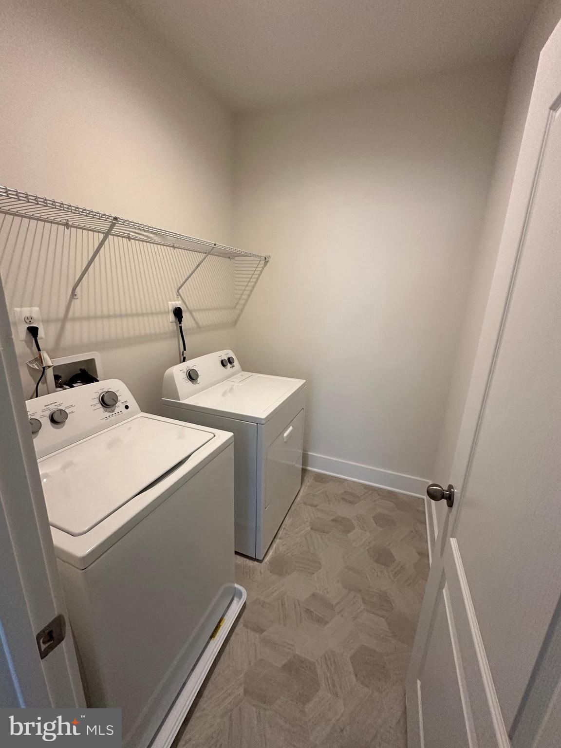 King Avenue Rosedale, MD 21237 - Photo 28 of 29 a utility room with dryer and washer