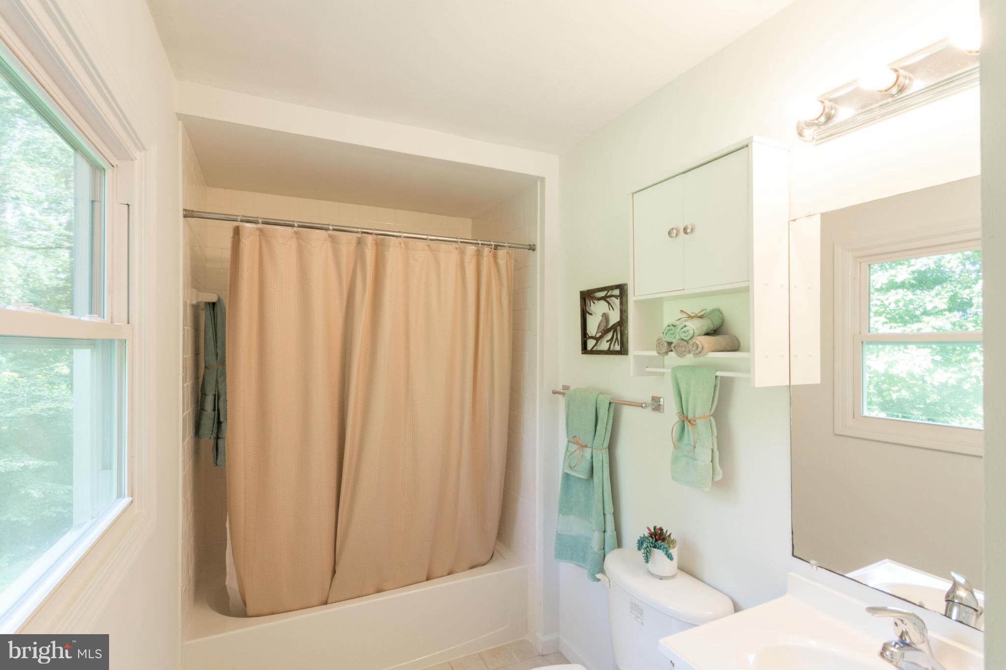 8221 Sycamore Road Lusby, MD 20657 - Photo 15 of 22 Bath (Master)