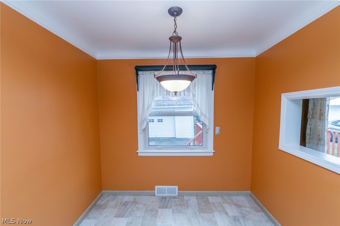 1097 Avondale Road Cleveland, OH 44121 - Photo 13 of 25 Gallery Image 13