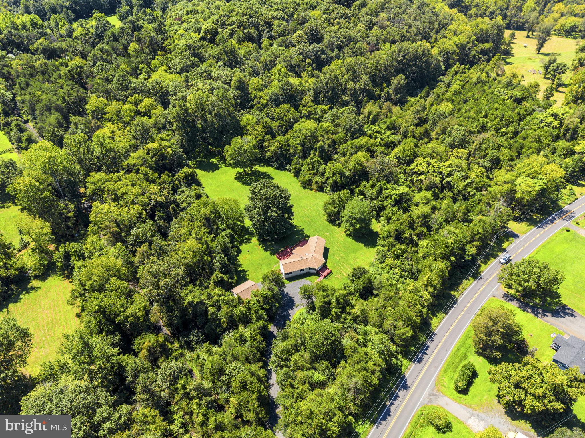 8265 Opal Road Warrenton, VA 20186 - Photo 3 of 68 Gallery Image 3
