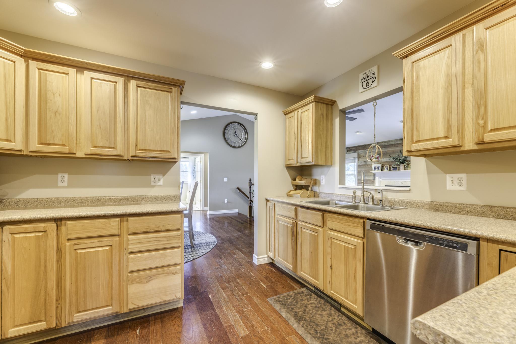 8681 Rynn Road Avoca, MI 48006 - Photo 14 of 56