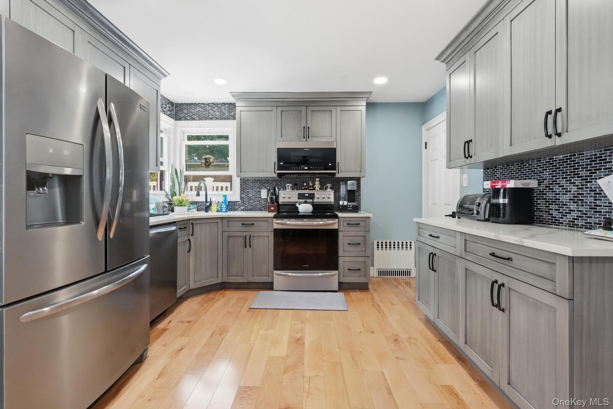 841 Willow Road Franklin Square, NY 11010 - Photo 6 of 27