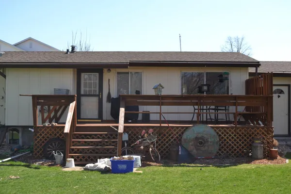 $215,000 | 1221 East Fairview Street, Marshall, MN 56258