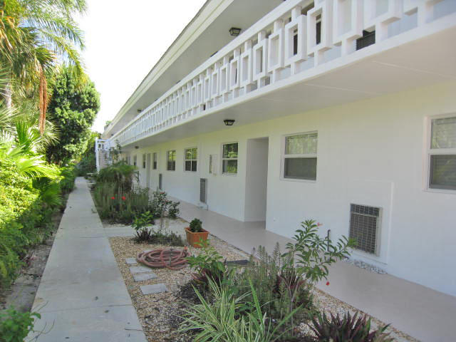 91 Willow Road, Unit 101 Tequesta, FL 33469 - Photo 1 of 9 Exterior