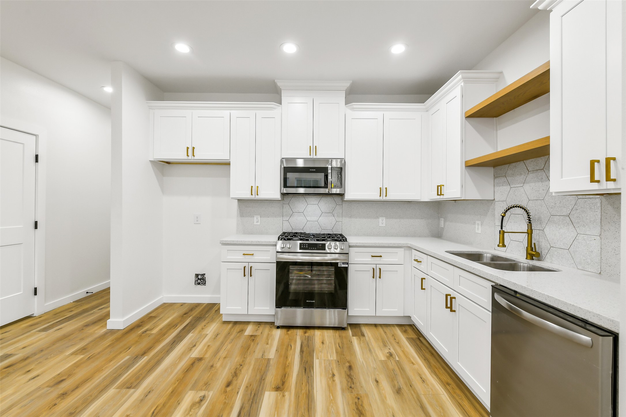 6103 Cavalier Street Houston, TX 77087 - Photo 13 of 50