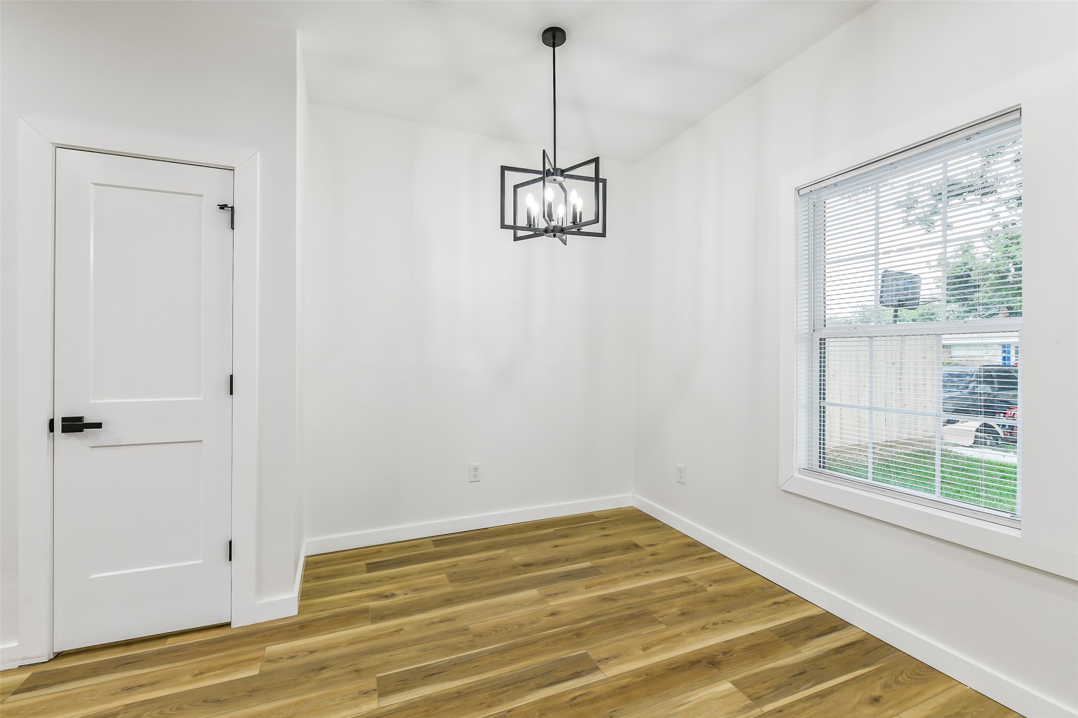 6103 Cavalier Street Houston, TX 77087 - Photo 7 of 50