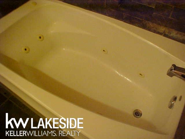 16604 Frazho Road Roseville, MI 48066 - Photo 12 of 31 31251046-11.JPG