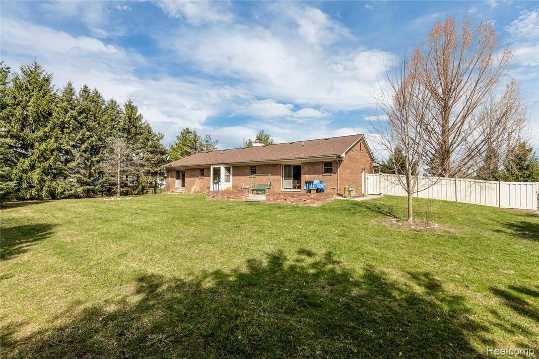 27227 King Road Romulus, MI 48174 - Photo 23 of 23 27227 King Rd Brownstown-large-022-19-27227 King Road Brownstown MI-1500x1000-72dpi.jpg